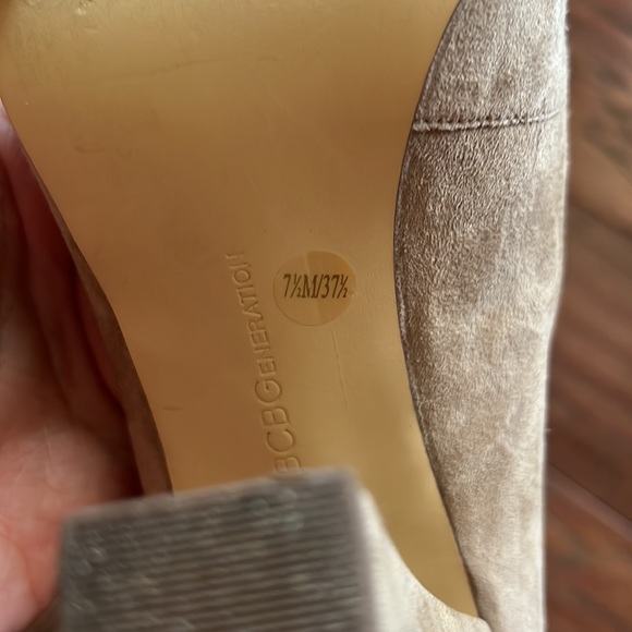 Women’s Beige/Nude Heels - Picture 6 of 8